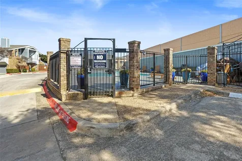 17490 Meandering Way 1304 Dallas TX 75252