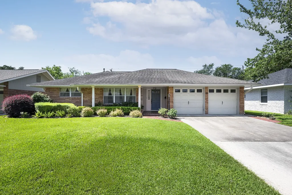 6215 Waltway Drive Houston TX 77008