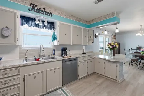 321 Ling Street Bayou Vista TX 77563