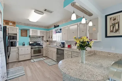 321 Ling Street Bayou Vista TX 77563