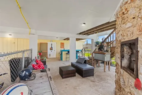 321 Ling Street Bayou Vista TX 77563