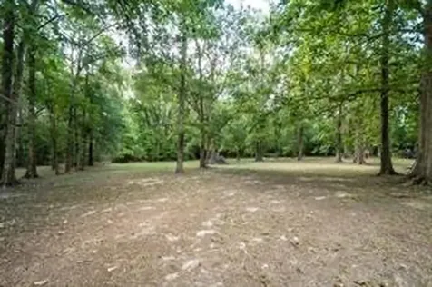 24 County Road 67633 Dayton TX 77535