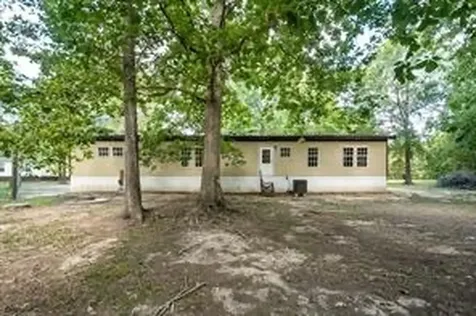24 County Road 67633 Dayton TX 77535