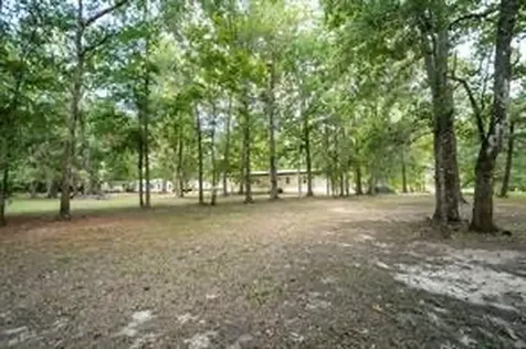 24 County Road 67633 Dayton TX 77535