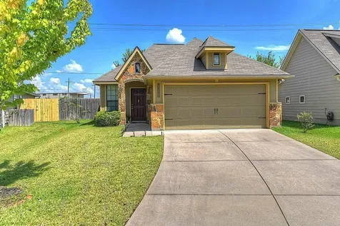 111 Briarwood Drive Huntsville TX 77320