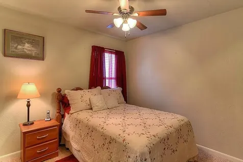 111 Briarwood Drive Huntsville TX 77320