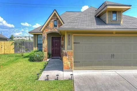 111 Briarwood Drive Huntsville TX 77320