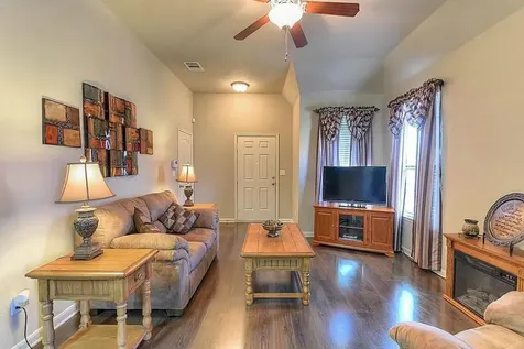 111 Briarwood Drive Huntsville TX 77320
