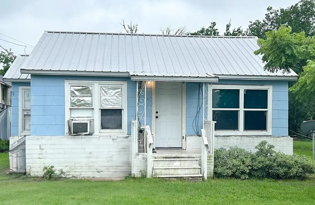 540 Hempstead Street W Giddings TX 78942