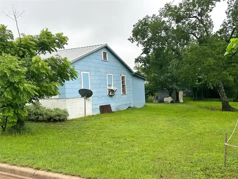 540 Hempstead Street W Giddings TX 78942