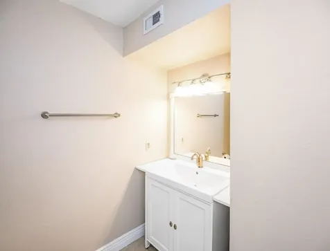 18511 Egret Bay Boulevard 614 Webster TX 77058