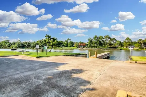 18511 Egret Bay Boulevard 614 Webster TX 77058
