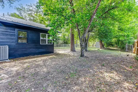 1409 20 1/2 Street Huntsville TX 77340