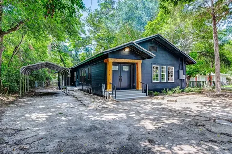 1409 20 1/2 Street Huntsville TX 77340