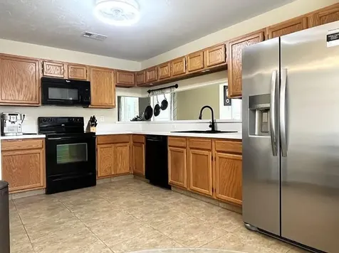 2735 S Peach Hollow Circle Pearland TX 77584