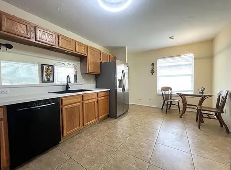 2735 S Peach Hollow Circle Pearland TX 77584