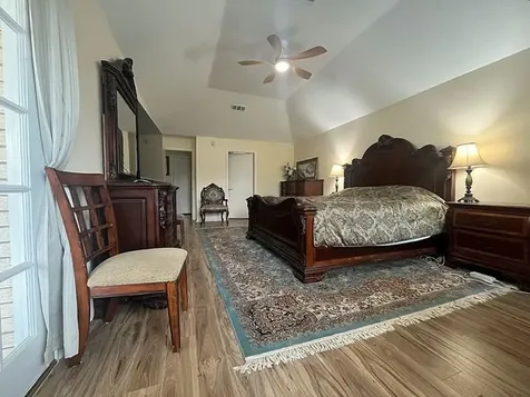 2735 S Peach Hollow Circle Pearland TX 77584