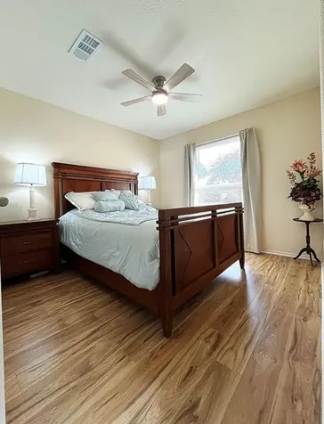 2735 S Peach Hollow Circle Pearland TX 77584