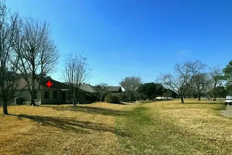 2735 S Peach Hollow Circle Pearland TX 77584