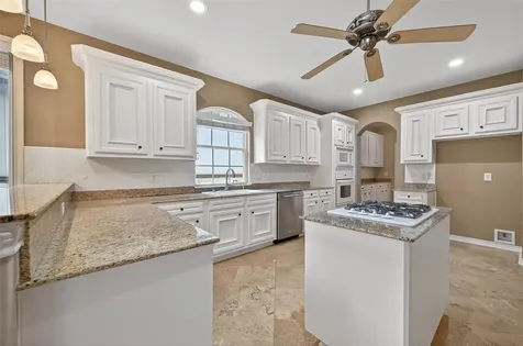15 Wick Willow Road Montgomery TX 77356