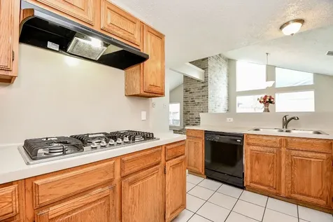 2018 Creek Valley Lane Sugar Land TX 77478