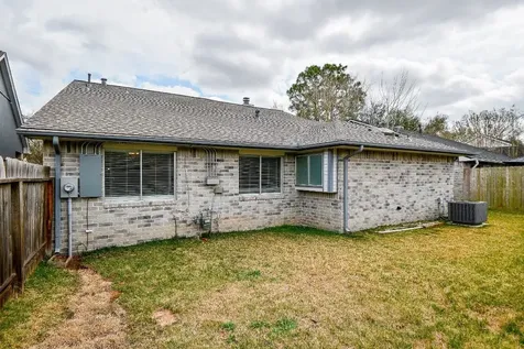 2018 Creek Valley Lane Sugar Land TX 77478