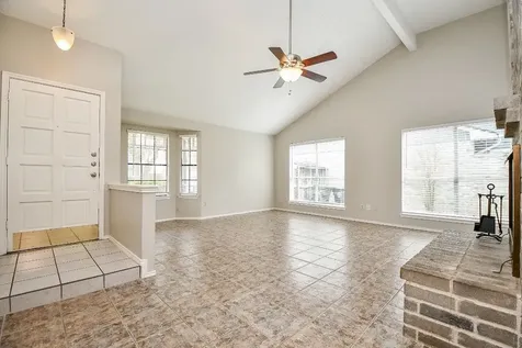 2018 Creek Valley Lane Sugar Land TX 77478