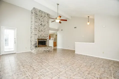 2018 Creek Valley Lane Sugar Land TX 77478