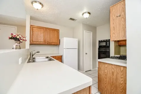 2018 Creek Valley Lane Sugar Land TX 77478
