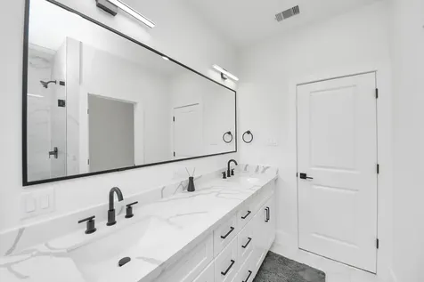 2424 Harrington Street Houston TX 77026