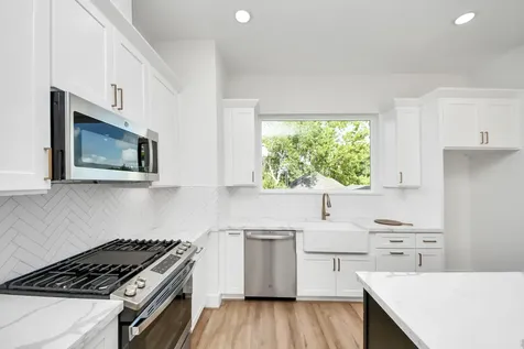 2424 Harrington Street Houston TX 77026
