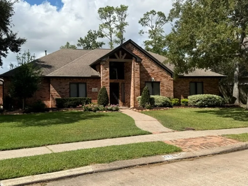 421 Creekside Drive League City TX 77573