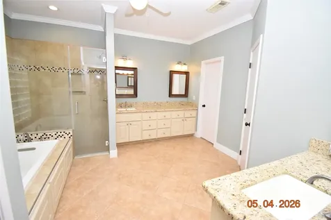 421 Creekside Drive League City TX 77573