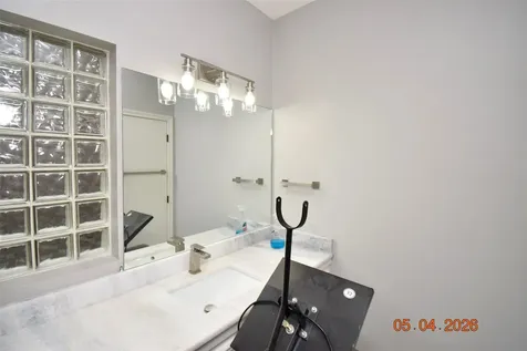 421 Creekside Drive League City TX 77573