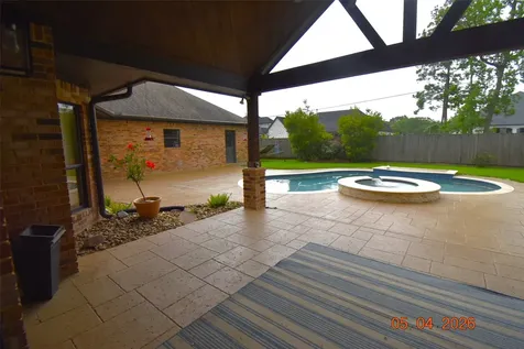 421 Creekside Drive League City TX 77573