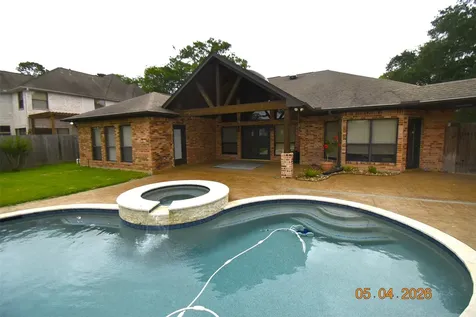 421 Creekside Drive League City TX 77573