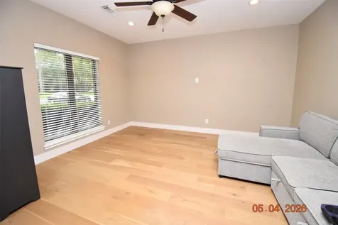 421 Creekside Drive League City TX 77573