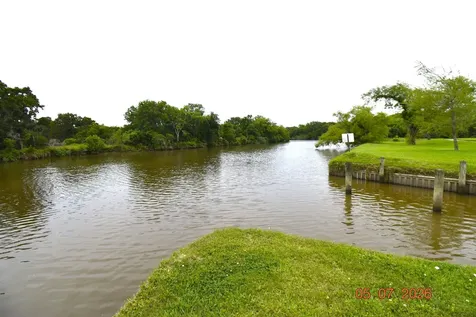 421 Creekside Drive League City TX 77573