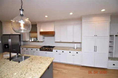 421 Creekside Drive League City TX 77573