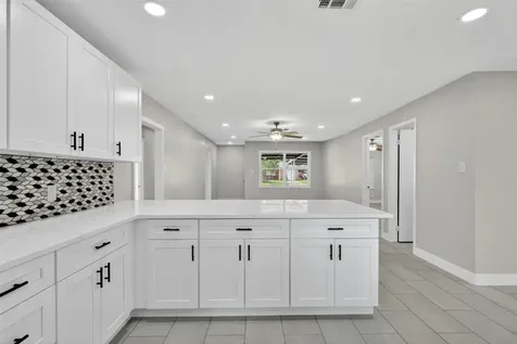 206 Mockingbird Lane Pasadena TX 77502