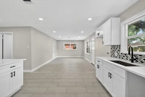 206 Mockingbird Lane Pasadena TX 77502