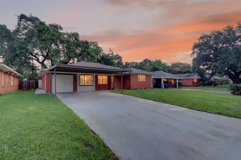 206 Mockingbird Lane Pasadena TX 77502