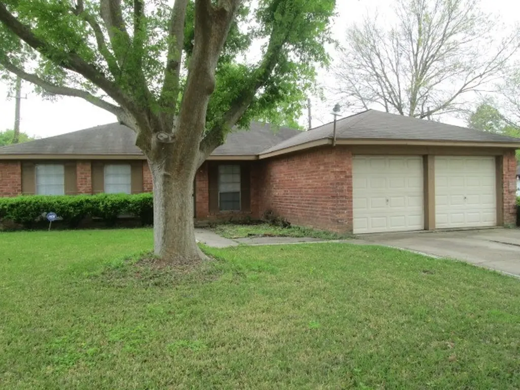 811 Whispering Pine Drive Missouri City TX 77489