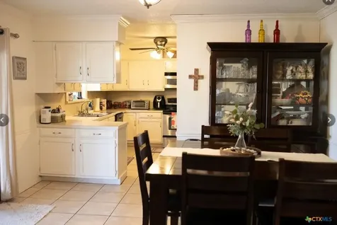 904 Carroll Drive Yoakum TX 77995