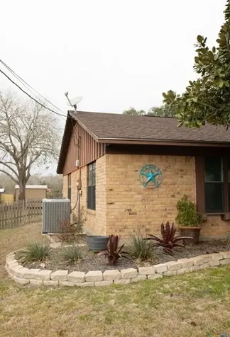 904 Carroll Drive Yoakum TX 77995