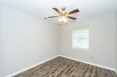 2002 Nottingham Street Pasadena TX 77502