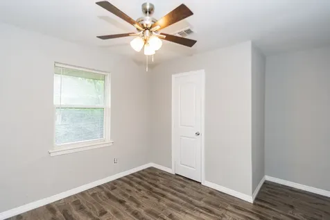 2002 Nottingham Street Pasadena TX 77502