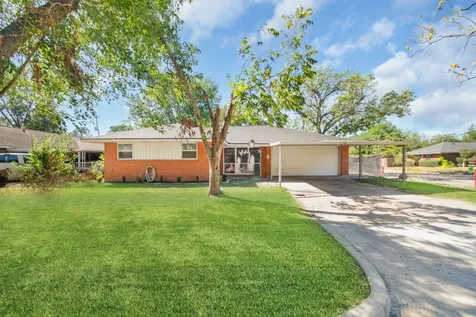 2002 Nottingham Street Pasadena TX 77502
