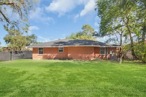 2002 Nottingham Street Pasadena TX 77502