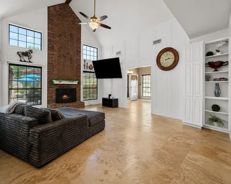 1622 W Hedgecroft Drive El Lago TX 77586